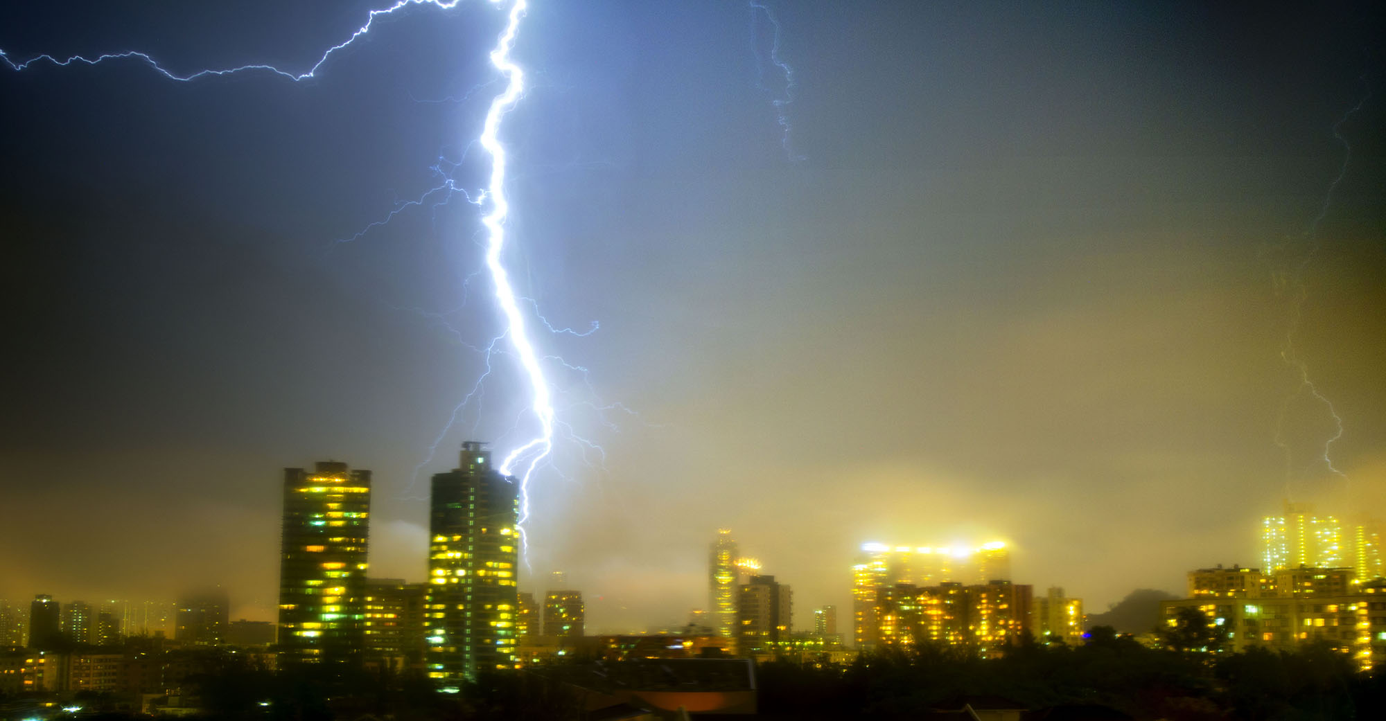 Thunderstorm in Hong Kong. Photo by Samuli Siltanen